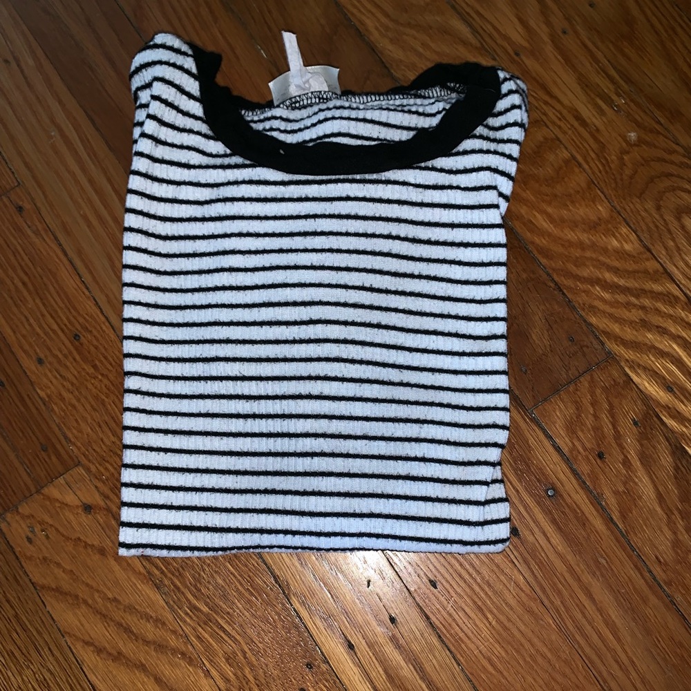 B & w ringer tee